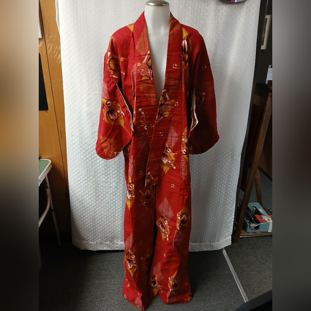 Elegant Red Floral Kimono
